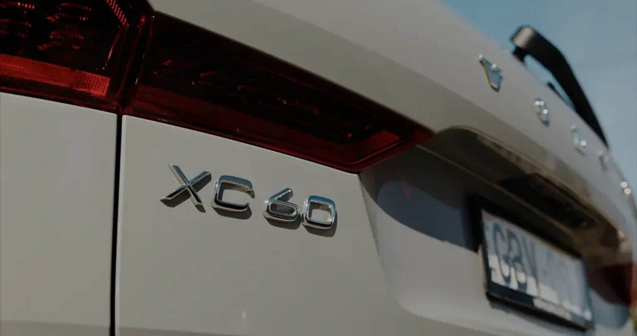 Volvo XC60 2.0-litre turbo-petrol mild-hybrid powertrain detail