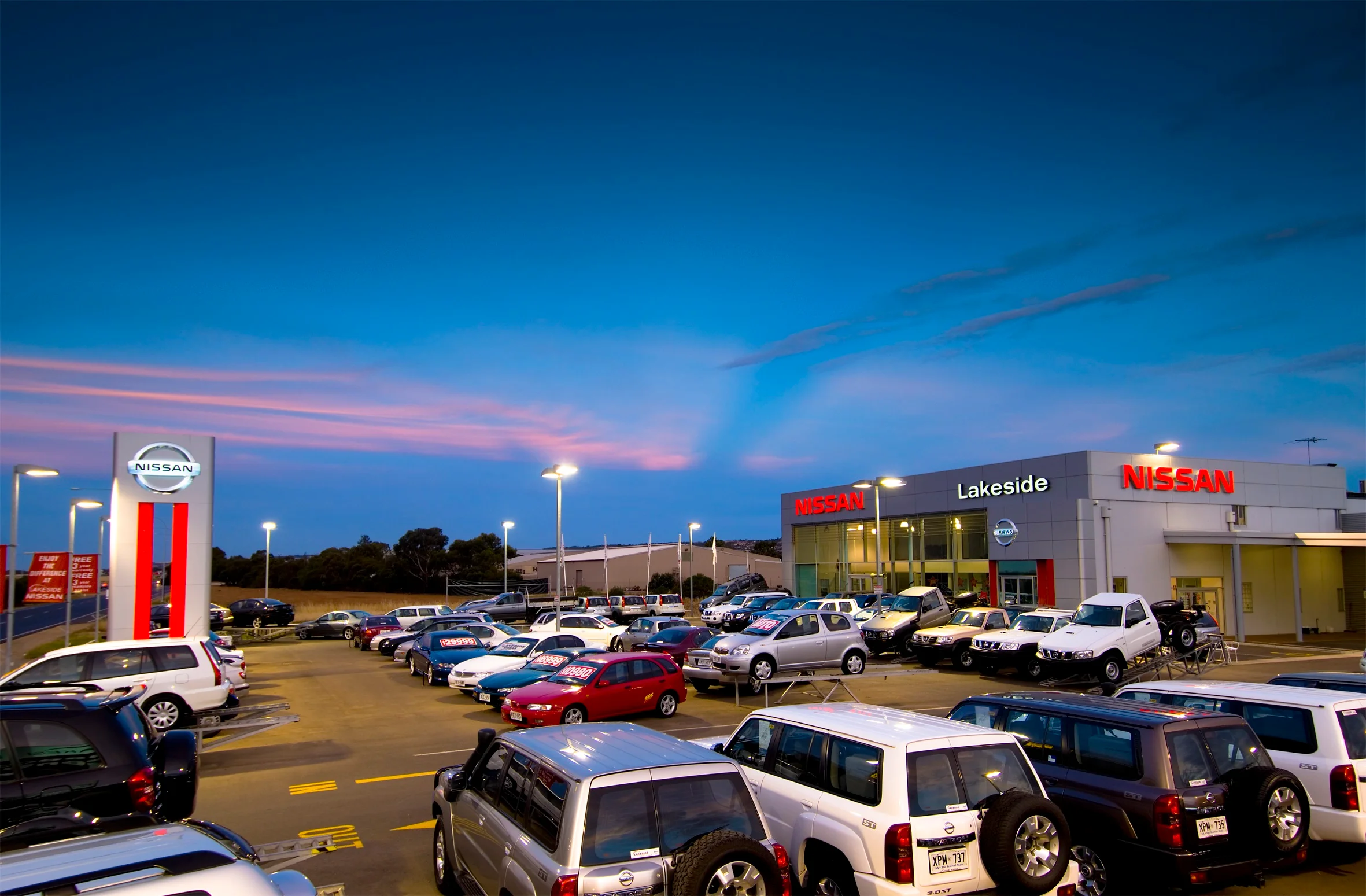 Lakeside Nissan hero image
