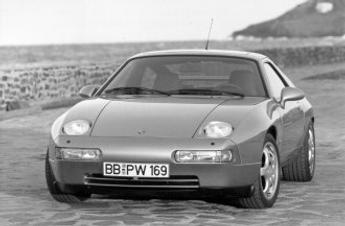 Porsche 928