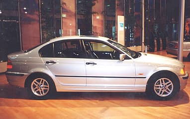 Complete guide to BMW 318i 2000