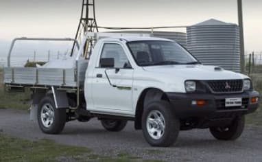 Mitsubishi Triton 2004