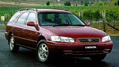 Toyota Vienta 2000