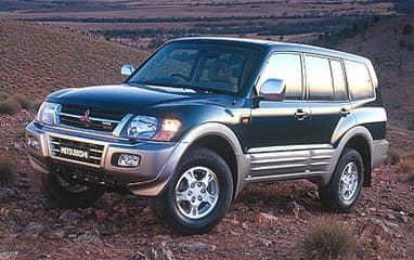 Complete guide to Mitsubishi Pajero 2000