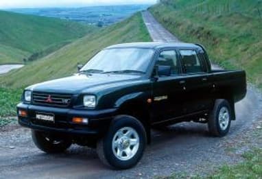 Mitsubishi Triton 2000