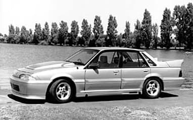 HSV Commodore 1988