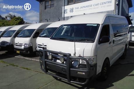White 2016 Toyota HiAce Bus Commuter