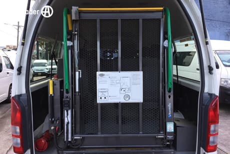 2017 Toyota HiAce Commuter Kdh223R My16