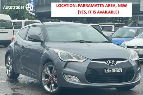 Silver 2013 Hyundai Veloster Coupe Street S.E.