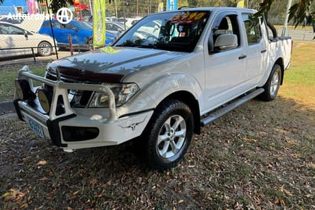 White 2014 Nissan Navara Dual Cab Pick-up St (4X4)