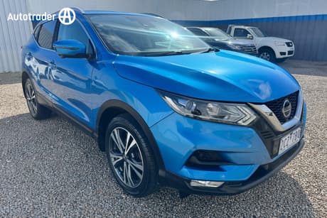 Blue 2018 Nissan Qashqai Wagon St-L