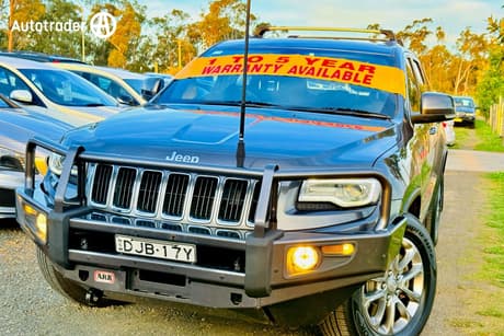 Grey 2013 Jeep Grand Cherokee Wagon Laredo (4X4)