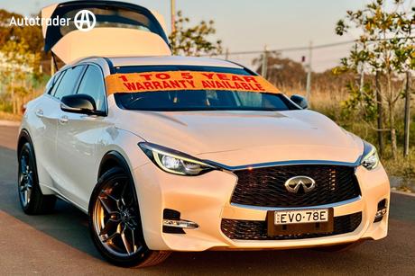 White 2018 Infiniti Q30 Hatchback Sport Premium 2.0T
