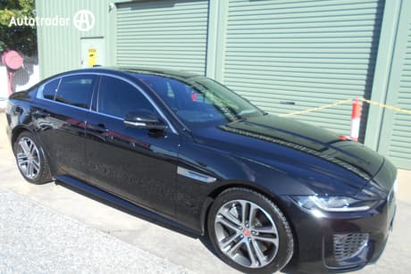 Black 2019 Jaguar XE Sedan P300 R-Dynamic Se
