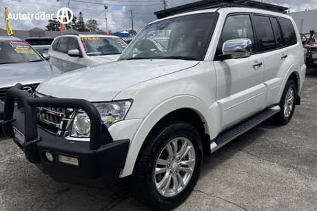 White 2015 Mitsubishi Pajero Wagon Glx Lwb (4X4)