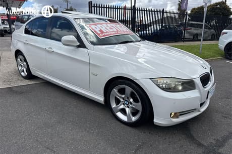 White 2010 BMW 320D Sedan Lifestyle