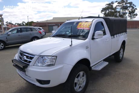 White 2015 Tata Xenon Utility (4X2)