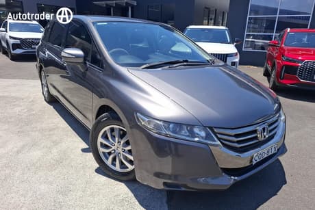 Grey 2013 Honda Odyssey Wagon