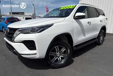 White 2023 Toyota Fortuner Wagon Gxl
