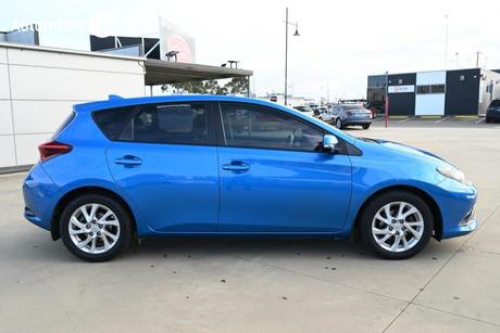 Blue 2016 Toyota Corolla Hatchback Ascent Sport