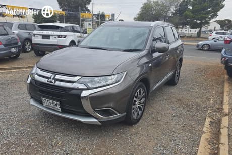 Grey 2018 Mitsubishi Outlander Wagon Es 7 Seat (2Wd)
