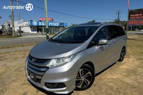 Silver 2016 Honda Odyssey Wagon Vti-L