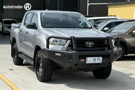 Silver 2022 Toyota Hilux Double Cab Pick Up Sr Hi-Rider (4X2)