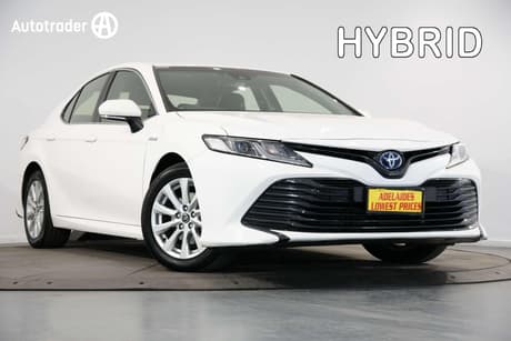 White 2018 Toyota Camry Sedan Ascent