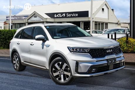 Silver 2023 Kia Sorento Wagon Sport 7 Seat