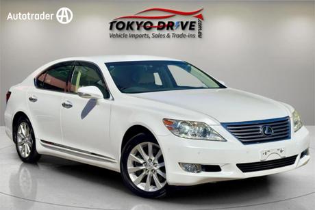 White 2011 Lexus LS Sedan AWD