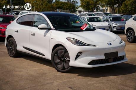 White 2025 MG Im6 Wagon Premium