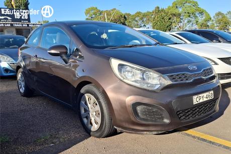 Brown 2012 Kia RIO Hatchback S