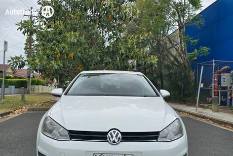 White 2013 Volkswagen Golf Hatchback 90 Tsi
