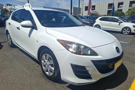 White 2009 Mazda 3 Hatchback Neo