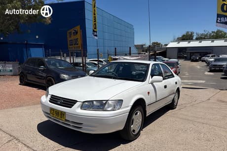 White 1999 Toyota Camry Sedan Cs-X