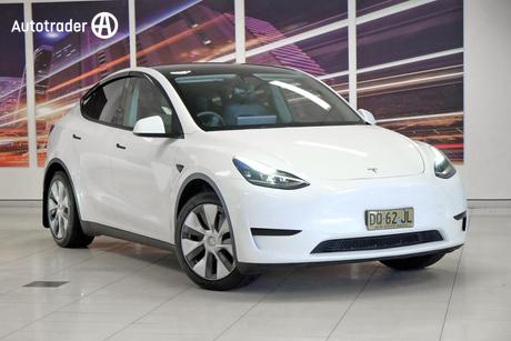 White 2023 Tesla Model Y Wagon Rear-Wheel Drive
