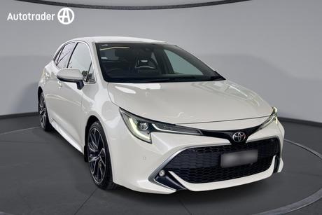 White 2019 Toyota Corolla Hatchback Zr