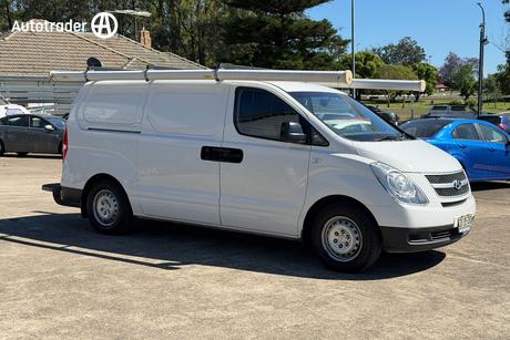 White 2016 Hyundai Iload Van 3S Liftback