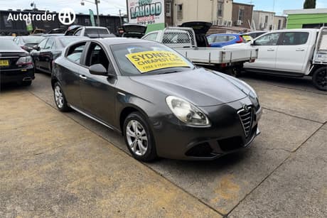 Grey 2014 Alfa Romeo Giulietta Hatchback Progression 1.4
