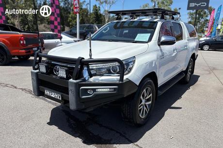 White 2018 Toyota Hilux Double Cab Pick Up Sr5 (4X4)