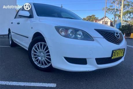 White 2004 Mazda 3 Hatchback Neo