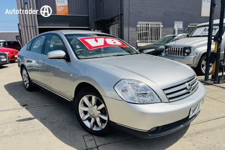 Silver 2004 Nissan Maxima Sedan St-L