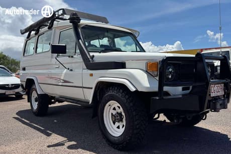 White 1998 Toyota Landcruiser (4X4) 11 Seat