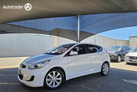 White 2018 Hyundai Accent Hatchback Sport