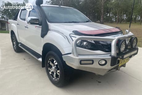 White 2014 Isuzu D-MAX Crew Cab Utility Ls-U Hi-Ride (4X4)