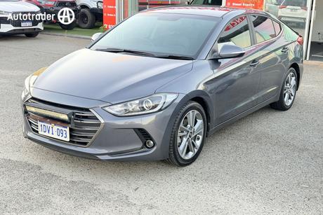 Grey 2017 Hyundai Elantra Sedan Elite 2.0 Mpi
