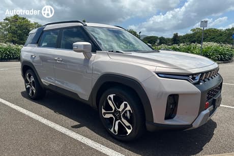Beige 2026 Kgm Torres SUV HYBRID K40 F