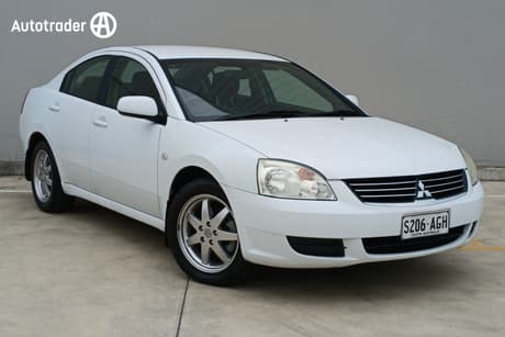 White 2007 Mitsubishi 380 Sedan Es