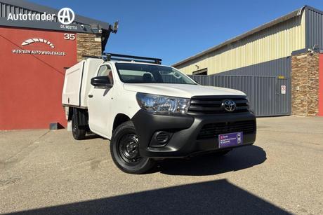White 2021 Toyota Hilux Ute Tray 2021TOYOTA HILUX TGN121R MY2022 UPGRADE WORKMATE WHITE 6 SPEED AUTOMATIC SINGLE CAB CHASSIS