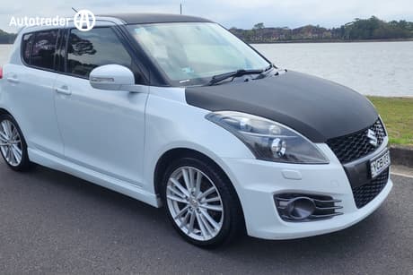 White 2014 Suzuki Swift Hatchback Sport