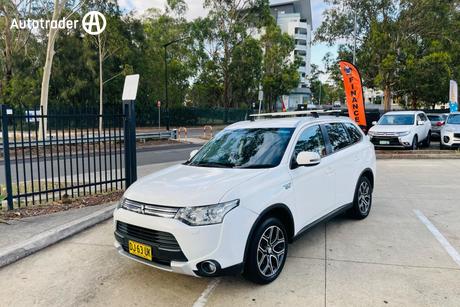 White 2014 Mitsubishi Outlander SUV AUTOMATIC 4 CYLINDER